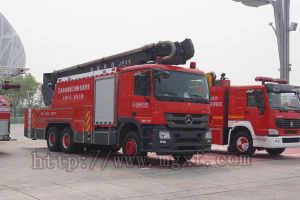 Camión de bomberos de flujo de chorro trifásico de torre de agua de 25 m